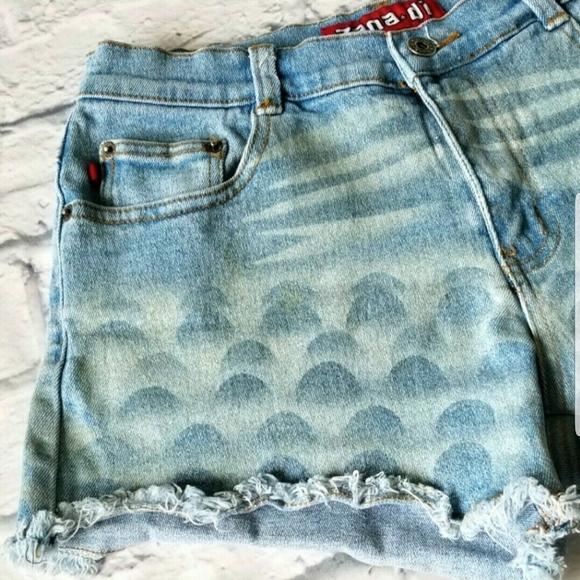 Zana Di (Zanadi) Vintage Y2K Cut Off Distressed Denim Shorts- Juniors Size 9 - Picture 3 of 7
